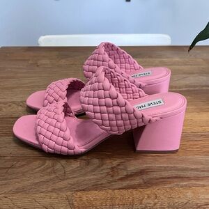 NWOT STEVE MADDEN DAPHNEE SANDAL BRAIDED WOVEN HEEL